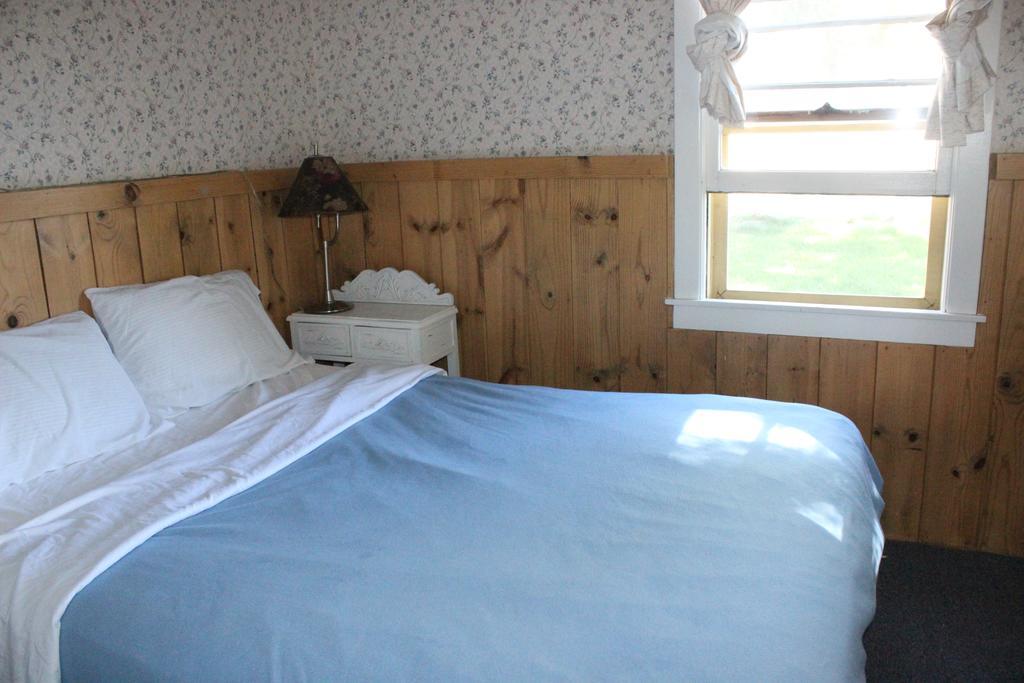 Twin Lakes Resort Бриджпорт Номер фото