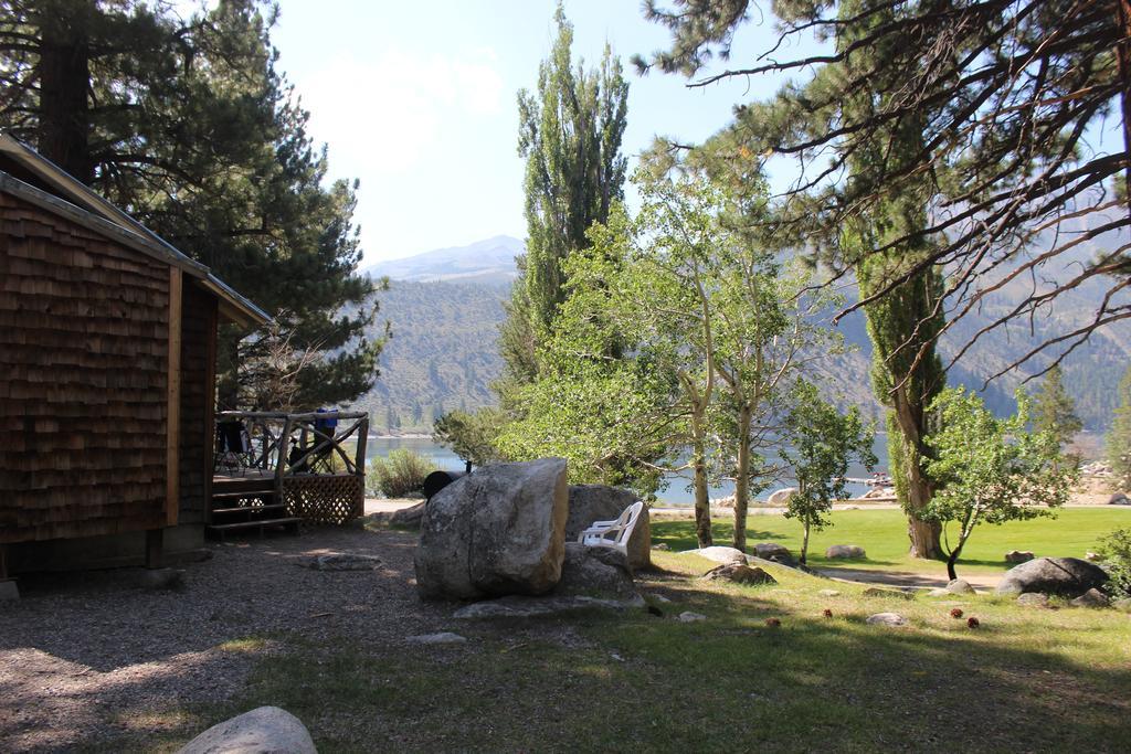 Twin Lakes Resort Бриджпорт Номер фото