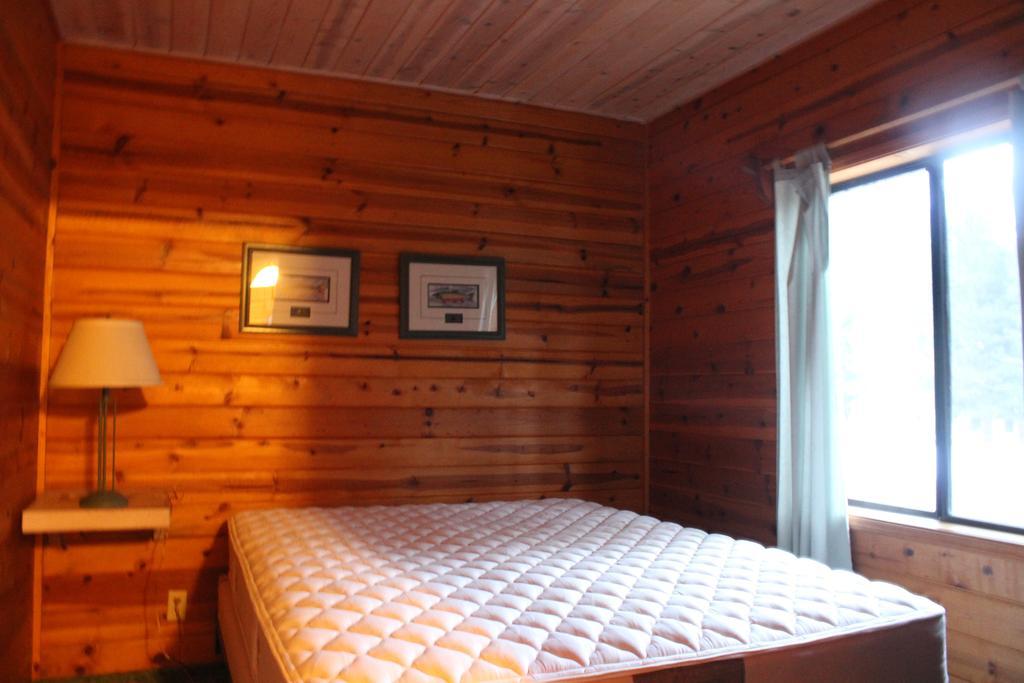 Twin Lakes Resort Бриджпорт Номер фото